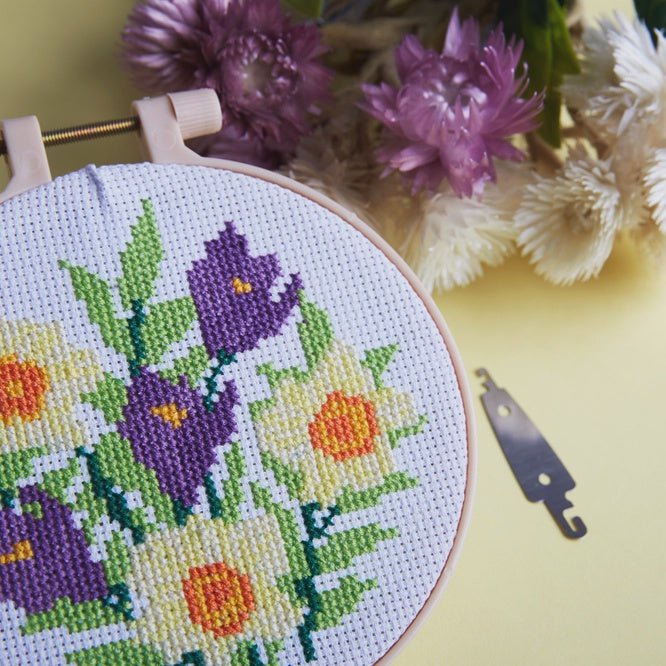 Simply Make Cross Stitch Craft Kit - Daffodils & Crocus