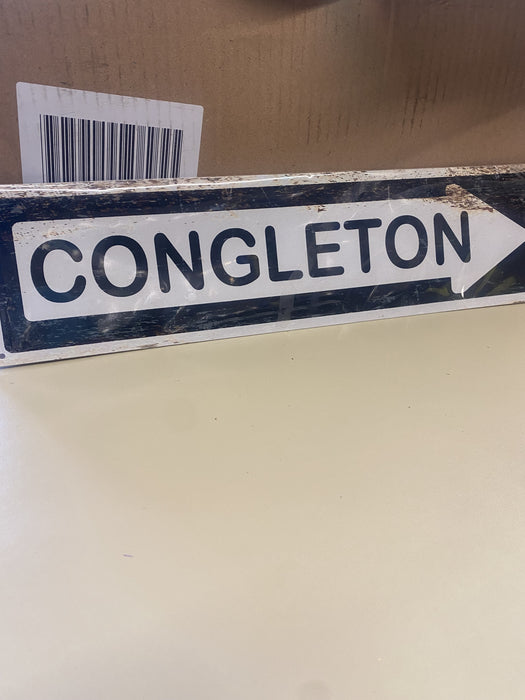 Congleton Arrow Sign